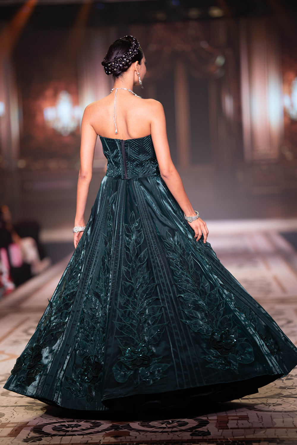 Mastani Emerald Set by Neeta Lulla view 4